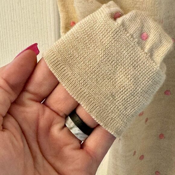 J.Crew Pink Polkadot 100% Merino Wool Lightweight Crewneck Sweater Size Medium - Picture 2 of 9